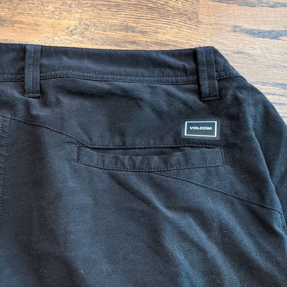 Black Volcom hybrid walkshort / board short - Size 34 - Picture 4 of 4